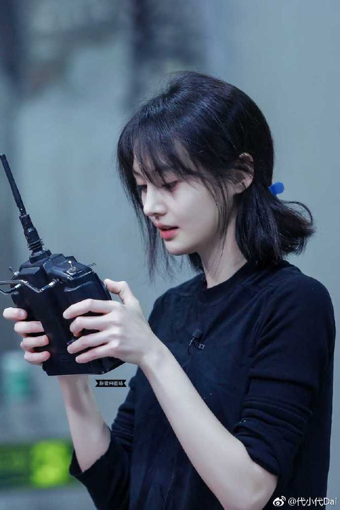 Sự thông minh, nhạy bén của Trịnh Sảng khi tiếp xúc với các con robot cùng với sự năng động hứng khởi của cô nàng đã lấy được thiện cảm của nhiều người 