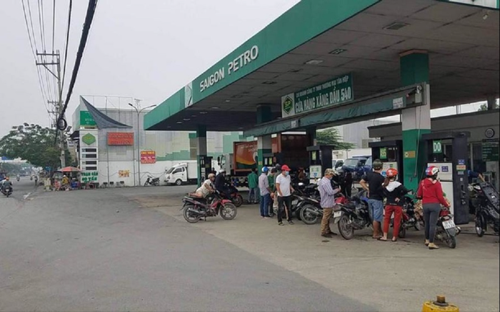 2 nhóm thanh niên nổ súng bắn nhau, 'đạn lạc' cắm trúng người đi đường Ảnh 2