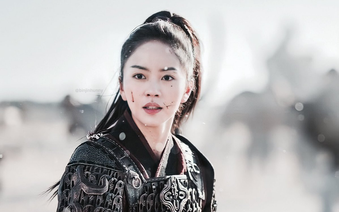 Kim So Hyun hóa nữ tướng: Quả là em gái của Gong Yoo Ảnh 2