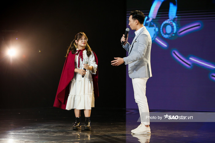 Diệu Linh đội Vũ Cát Tường - MC ILL: 'Thừa hưởng giọng hát từ mẹ, con phấn đấu hết mình theo đuổi đam mê' Ảnh 6