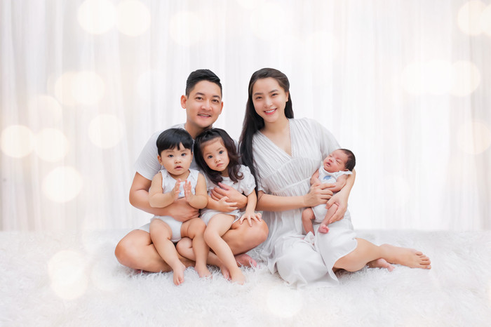 Hiện tại sau bao thử thách và sự đánh cược với số phận, Hải Băng đang có một tổ ấm viên mãn hơn bao giờ hết với 3 đứa con xinh yêu và ông xã luôn yêu thương và chiều chuộng cô hết mực.