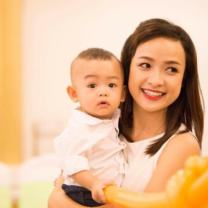 Đến nay mỗi khi nhắc đến câu chuyện hạ sinh quý tử, người đẹp của Cổng mặt trời đều không khỏi rùng mình