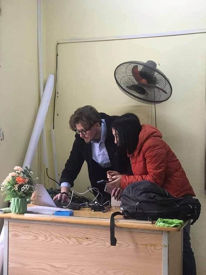 Thầy giáo Tây điển trai hút hồn giới 'nhất quỷ nhì ma': Động lực đến trường là đây chứ đâu! Ảnh 4