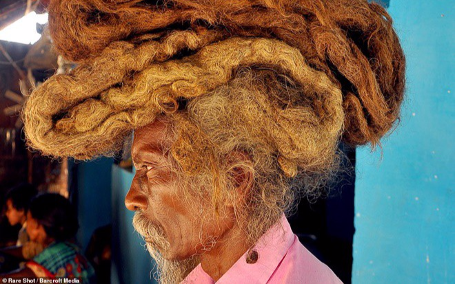 Những mái tóc bết dính kì lạ khiến cộng đồng mạng 'sửng sốt' Ảnh 2