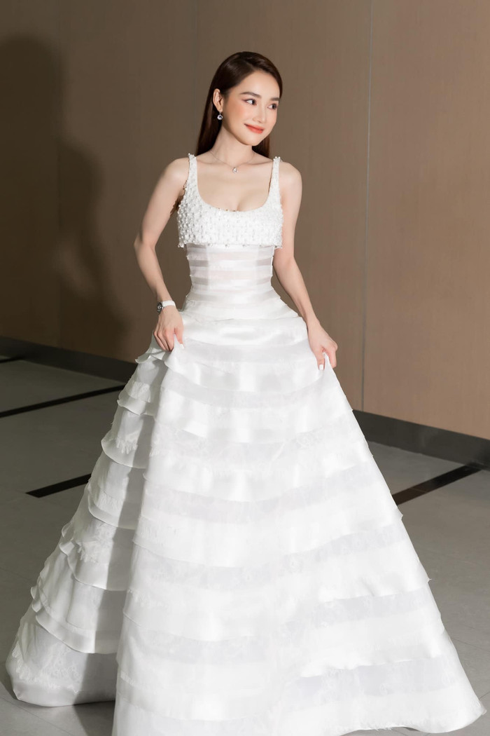 Kiểu váy mà người đẹp mặc có thiết kế bung xòe tinh tế&nbsp;