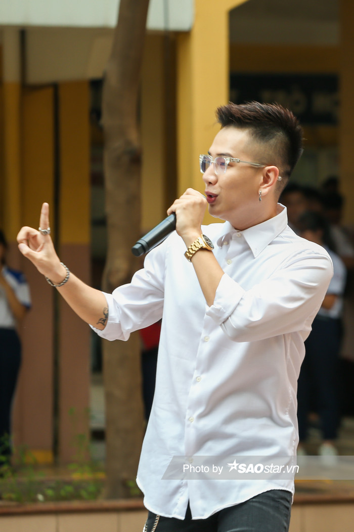 Lou Hoàng tiết lộ thời học sinh 'sóng gió', dân mạng cảm thán: Vừa đẹp trai lại vừa học giỏi Ảnh 6