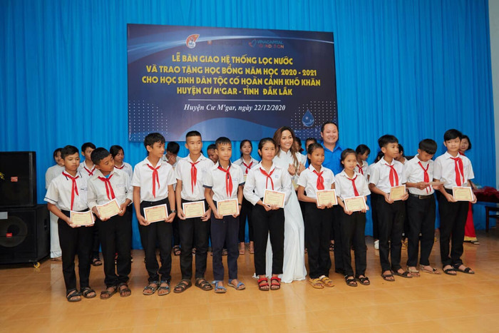 H'Hen Niê - Top 5 Miss Universe 2018 thành công hơn hẳn Hoa hậu Hoàn vũ thời kỳ IMG? Ảnh 11