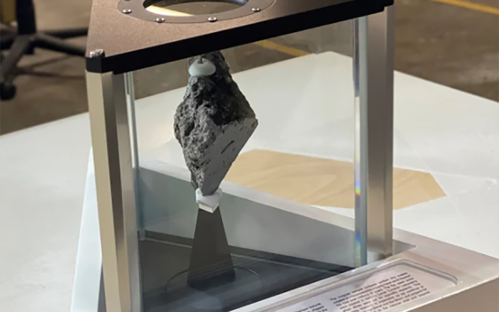 Giải mã viên đá mặt trăng trong phòng làm việc của ông Joe Biden tại Nhà trắng Ảnh 2