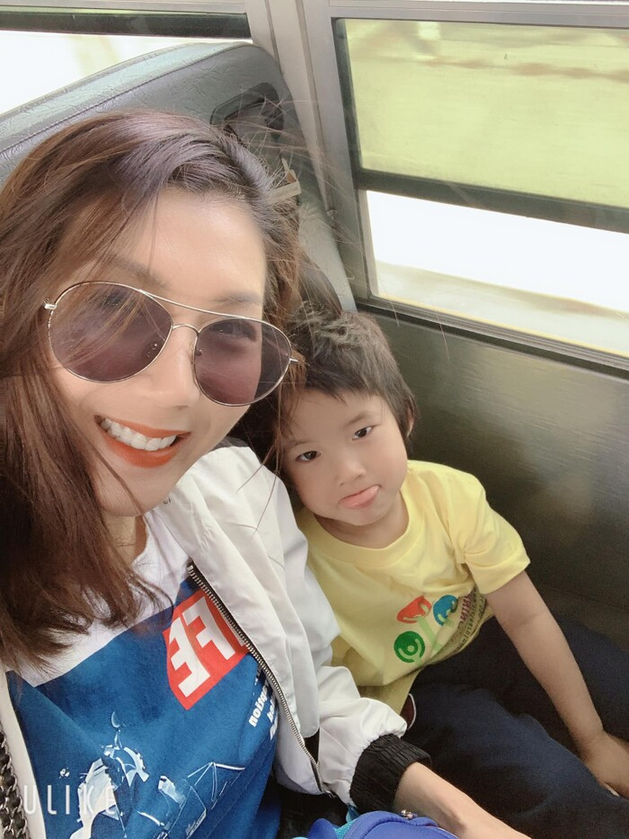 Nữ diễn viên 'Bán chồng' cũng khẳng định cô đã đánh đổi tất cả và sẽ cố gắng bù đắp cho con trai cuộc sống đầy đủ