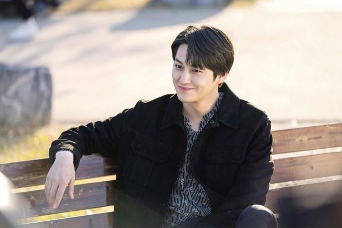 Hậu xuất ngũ của 2 nam thần tuổi Tỵ: Kim Bum như diều gặp gió, Lee Jong Suk 'ngã' vào scandal Trịnh Sảng Ảnh 8