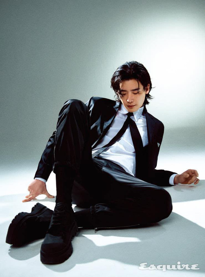 Hậu xuất ngũ của 2 nam thần tuổi Tỵ: Kim Bum như diều gặp gió, Lee Jong Suk 'ngã' vào scandal Trịnh Sảng Ảnh 12