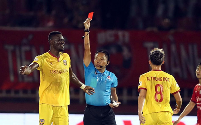 HLV Phạm Minh Đức: 'Hôm nay Hà Tĩnh thua do trọng tài' Ảnh 2