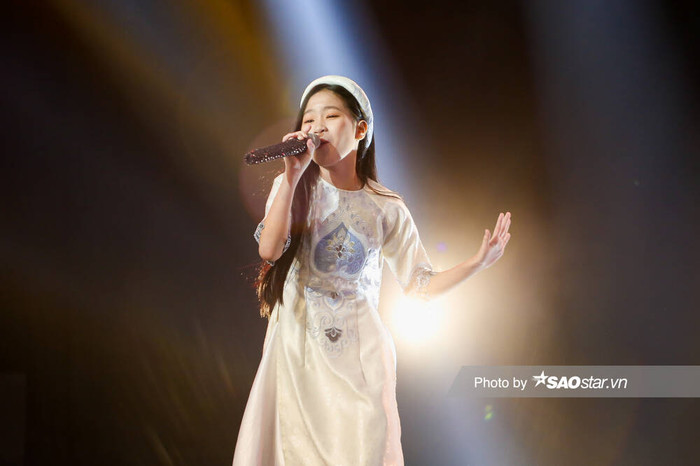 Ngọc Nhi hát hit Cô ba Sài Gòn thuyết phục 2 team HLV Kidneeland và MimiMama.