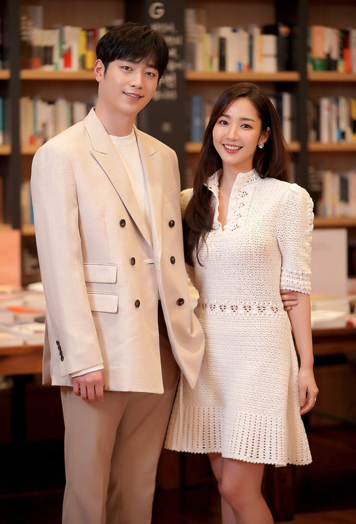 Loạt sao có gu thời trang sành điệu nhất màn ảnh Hàn 2020 (Phần 1) Ảnh 26