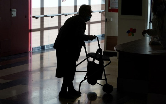 Cụ bà 'chết vì COVID-19' trở về sau 10 ngày và lý giải bất ngờ của viện dưỡng lão Ảnh 2