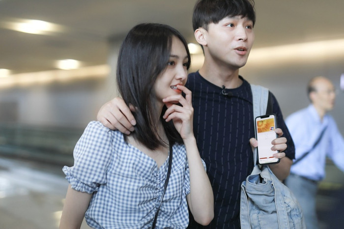 Đạo diễn nổi tiếng cho rằng Trịnh Sảng vẫn còn cơ hội để trở lại: 'Do cô ấy quá ngây thơ nên dễ bị lừa' Ảnh 5