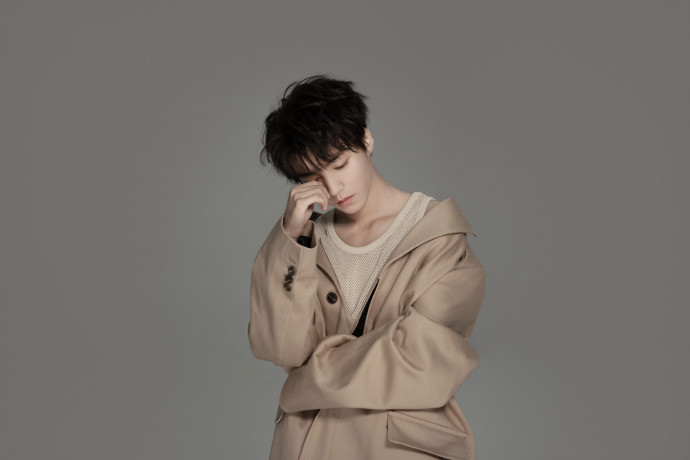 Vương Tuấn Khải tập tành gợi cảm Ảnh 12