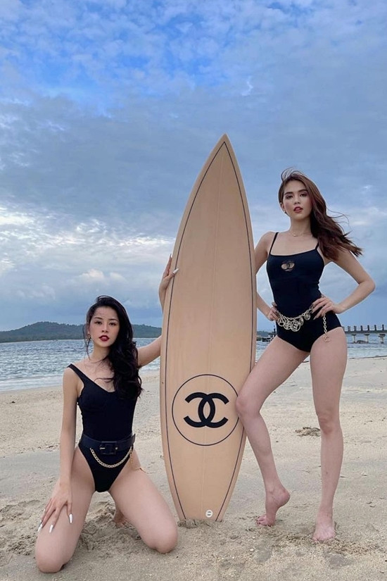 Đang kết thân cùng Ngọc Trinh, chẳng hề khó hiểu khi Chi Pu ngày càng theo đuổi phong cách gợi cảm, quyến rũ. 