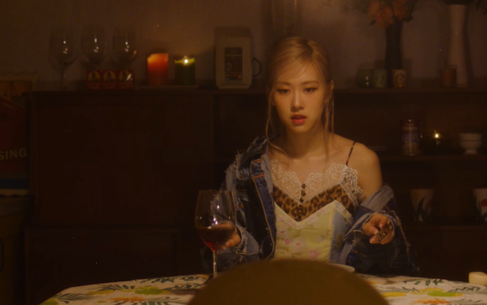 Như một cú lừa: YG xác nhận Rosé (BlackPink) sẽ debut solo bằng ca khúc phụ Ảnh 2