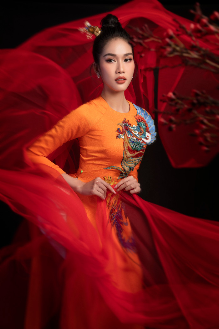 Đỗ Hà - Phương Anh - Ngọc Thảo rạng rỡ đốn tim fan khi phục sức áo dài rồng phượng Ảnh 10