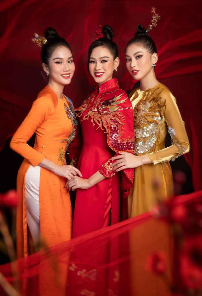 Đỗ Hà - Phương Anh - Ngọc Thảo rạng rỡ đốn tim fan khi phục sức áo dài rồng phượng Ảnh 5