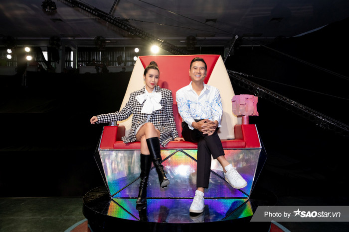 Cặp vợ chồng 'quyền lực' trong showbiz Việt mang đến một diện mạo mới khi 'cầm trịch' vị trí HLV cho Giọng hát Việt nhí 2021