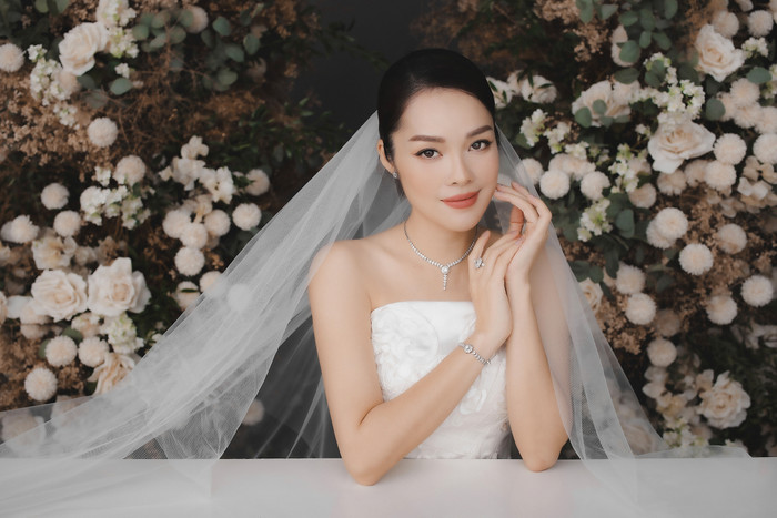 Dương Cẩm Lynh bất ngờ tung ảnh cưới, phải chăng sắp lên xe hoa lần 2? Ảnh 2