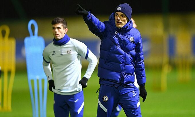 HLV Thomas Tuchel râ sân tập của Chelsea ngay sau khi ký hợp đồng.