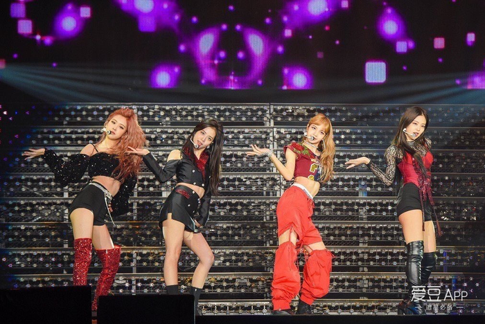 BlackPink cũng hứa hẹn sẽ tận dụng việc tổ chức concert trực tuyến và tạo ra những sân khấu tuyệt vời nhất.