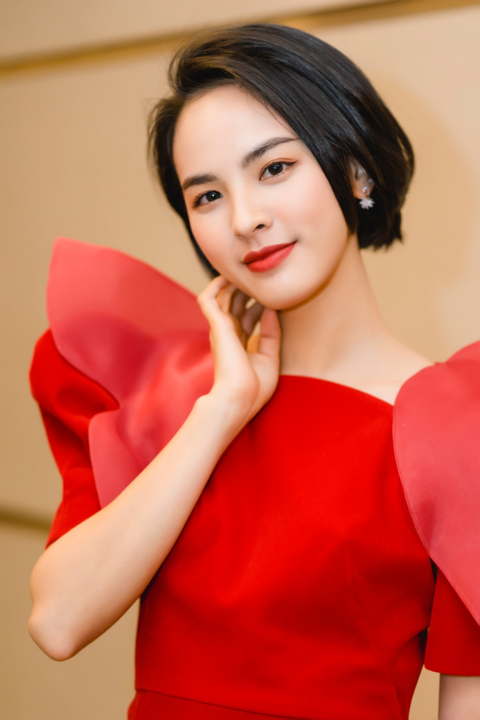 Quỳnh Nga: 'Tôi đến với Miss Charm 2021 trong tâm thế của một cô gái bản lĩnh, trí tuệ và lòng nhân ái' Ảnh 9