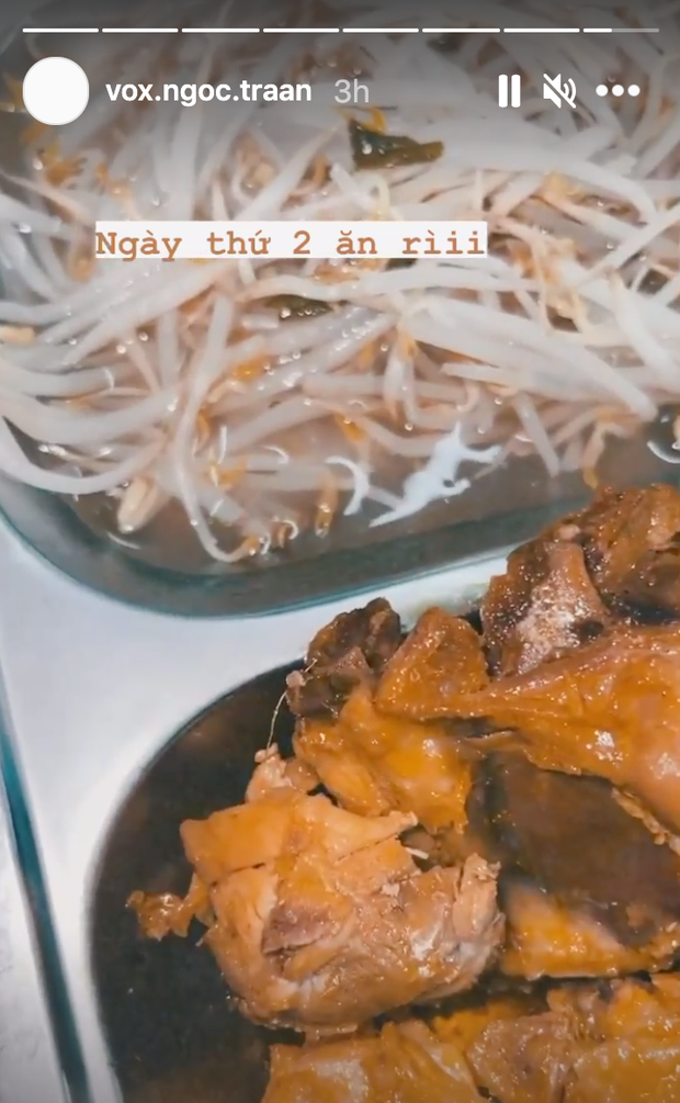 Cũng trong khóa học quân sự này, cô bạn còn khoe những hoạt động thường ngày. Đó đơn giản là những bữa ăn tại khu quân sự