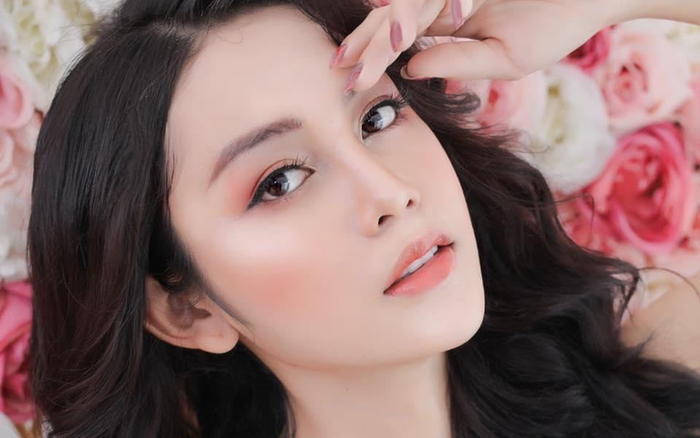 Lương Mỹ Kỳ đăng ảnh với bạn thân 7 năm nhưng nhan sắc của cả hai mới là điều gây bất ngờ Ảnh 2