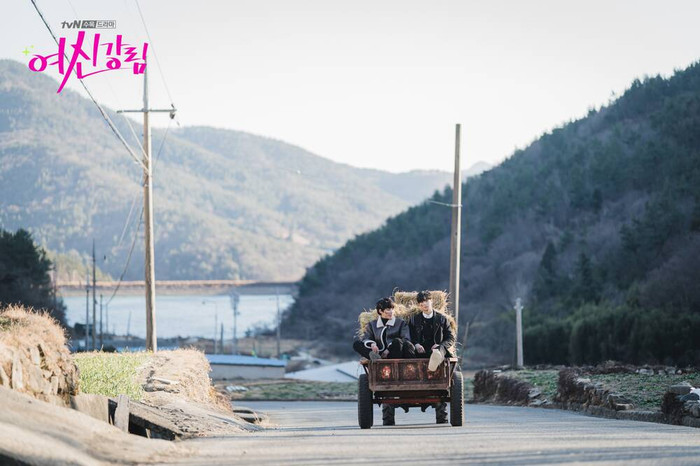 Vì hai anh quá tình nên cho phép chúng mình 'đẩy thuyền ra khơi' 