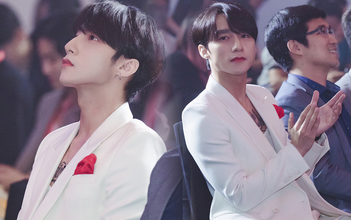 Ngắm trọn góc mặt Sơn Tùng trong lần đầu xuất hiện giữa ồn ào tình ái: Vẫn điềm tĩnh, thần thái ngời ngời Ảnh 2