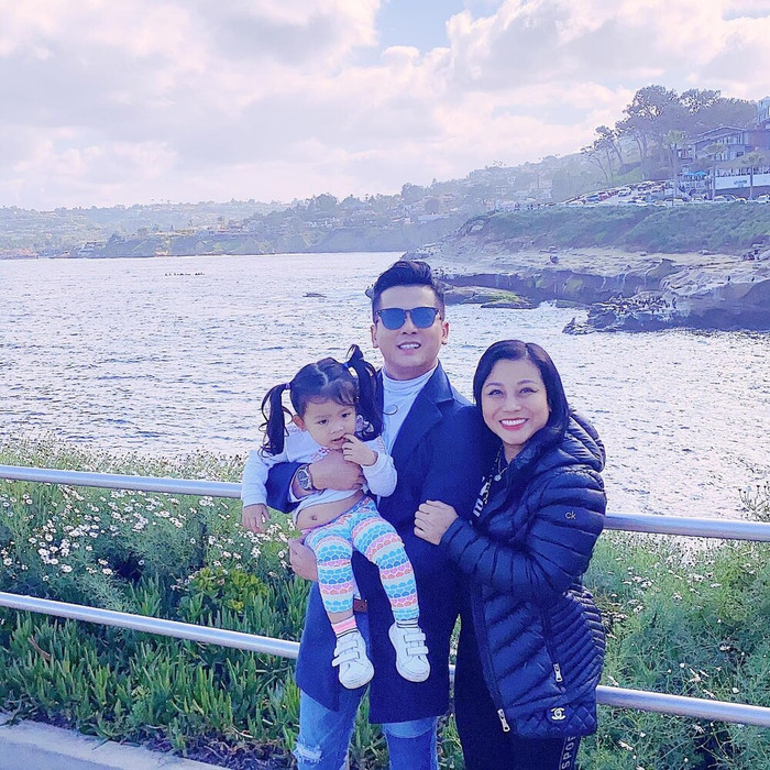 Cô còn khuyên tài khoản mạng này nên vào trang cá nhân của Hoàng Anh, yêu cầu anh dừng lại những hành động hèn mạt với gia đình vợ cũ