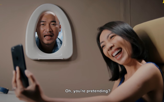 Thu Trang livestream bán hàng online, bị Tiến Luật bóc mẽ ngồi máy bay 'giả trân' Ảnh 2