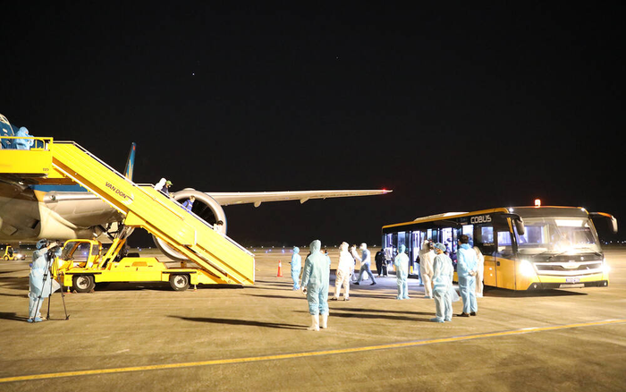 Sân bay Vân Đồn tạm dừng hoạt động 24h để khoanh vùng, truy vết ca nhiễm COVID-19 Ảnh 2