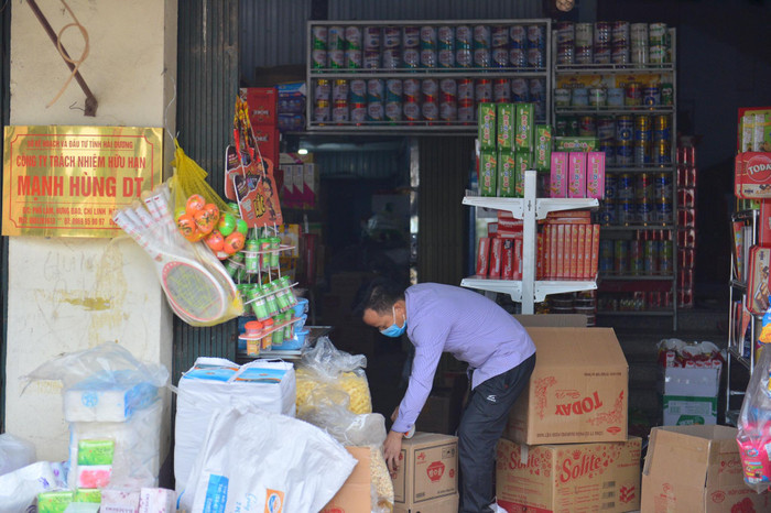 Các hoạt động trường học, hoạt động công cộng, cơ sở vui chơi, giải trí, tập trung đông người, các hoạt động kinh doanh dịch vụ không thiết yếu... đều được yêu cầu tạm dừng.