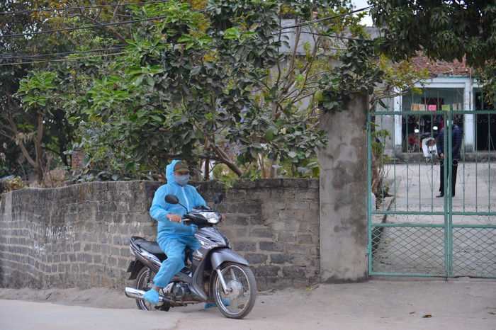 Lực lượng chức năng thường xuyên rà soát, nhắc nhở người dân ý thức.