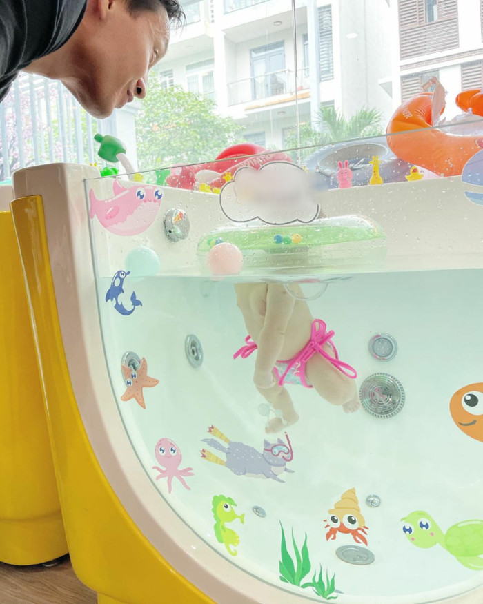 Hình ảnh mới của cả hai được Kim Lý, Hồ Ngọc Hà đăng tải lên trang cá nhân. 