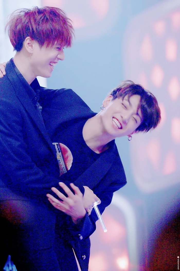 5 khoảnh khắc khi idol K-Pop chứng minh rằng fanwar là vô nghĩa Ảnh 8