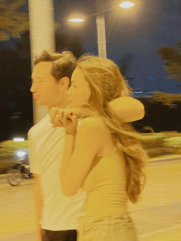 Tuy hình ảnh chất lượng thấp thế nhưng nhan sắc và vóc dáng của Hà Hồ trong bức ảnh này lại được đánh giá là vô cùng 'chất lượng cao' 