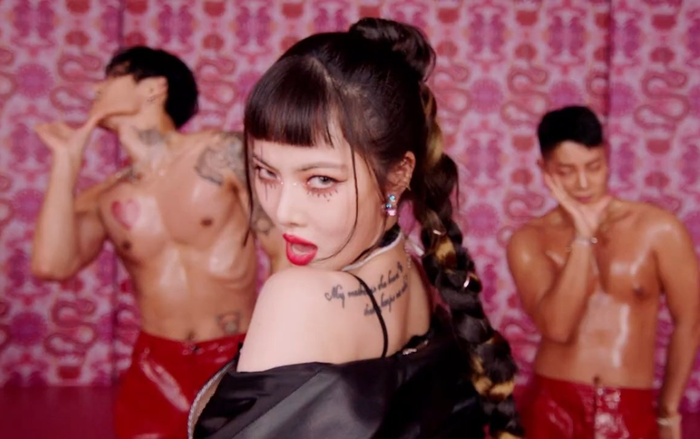 HyunA chính thức trở lại với I'm Not Cool: MV 'toàn múi' nhưng fan chỉ lo chuyện...dọn nhà đón Tết Ảnh 2