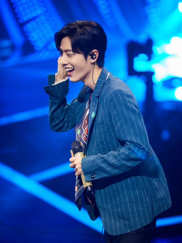 Tiêu Chiến lại bị antifan phá khi làm người đại diện thương hiệu nhưng fan đã bảo vệ idol Ảnh 4