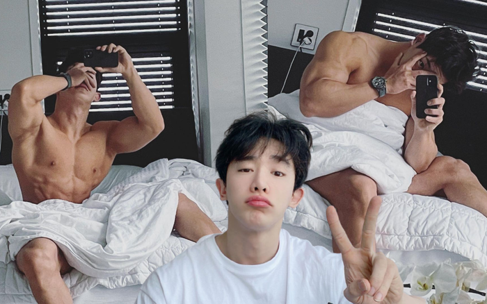 Wonho khoe loạt ảnh 'giường chiếu', dân mạng bấn loạn Ảnh 2