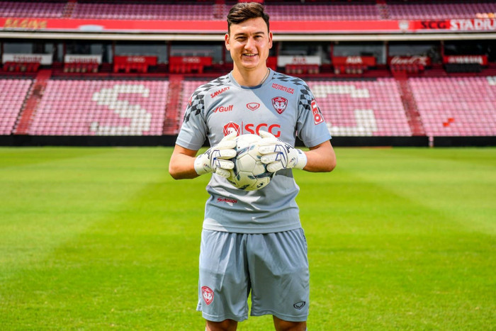 Thủ môn Đặng Văn Lâm chính thức chia tay Muangthong United để gia nhập CLB Cerezo Osaka của Nhật Bản.