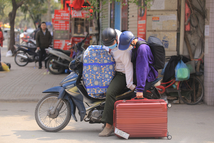 Nhiều trường đại học cũng lùi lại lịch thi học kỳ sang đầu năm mới để sinh viên yên tâm nghỉ Tết.