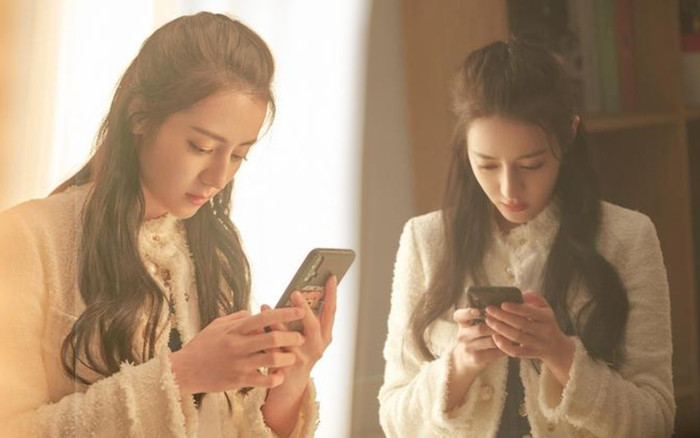 Địch Lệ Nhiệt Ba thay 'một tá' trang phục trong vòng 8 giây Ảnh 2