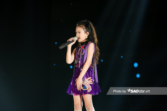 Minh Anh trình diễn tự tin lại có tài thiết kế ấn tượng khiến 6 huấn luyện viên trầm trồ ngưỡng mộ Ảnh 4