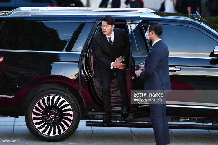 Cận cảnh xe hơi Hyun Bin đưa đón Son Ye Jin đi hẹn hò: Giá lên tới 9 tỷ đồng! Ảnh 4